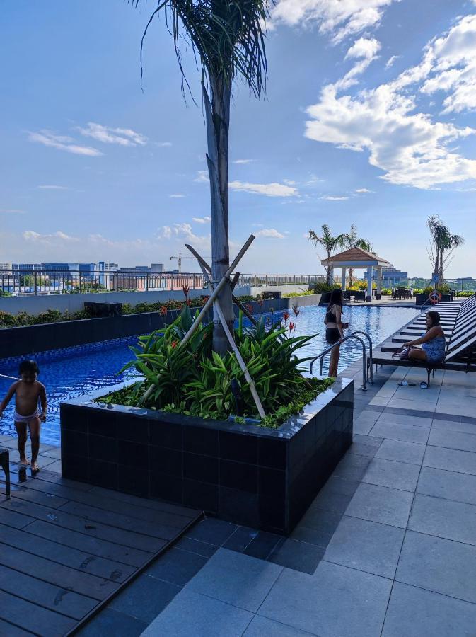 Schoenes Apartment Mit Pool-Nutzung مانيلا المظهر الخارجي الصورة