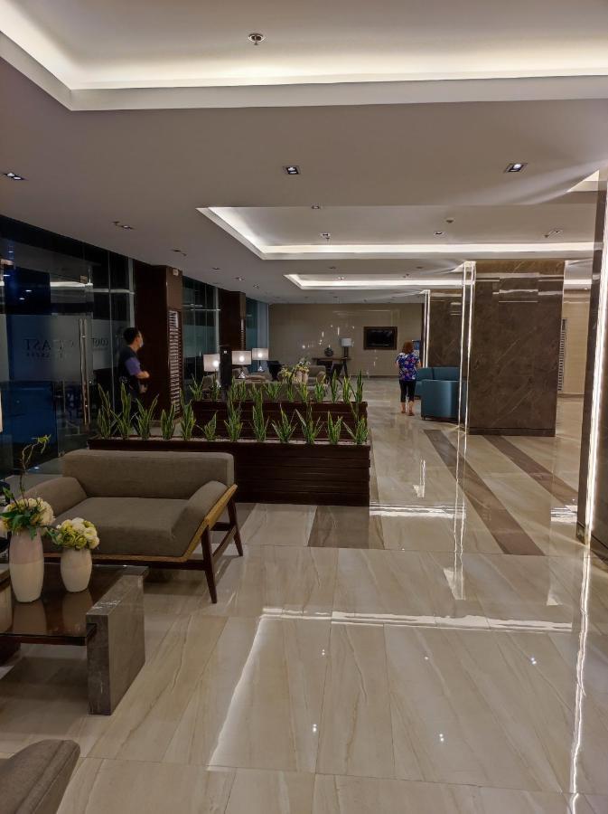 Schoenes Apartment Mit Pool-Nutzung مانيلا المظهر الخارجي الصورة