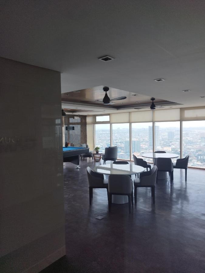 Schoenes Apartment Mit Pool-Nutzung مانيلا المظهر الخارجي الصورة